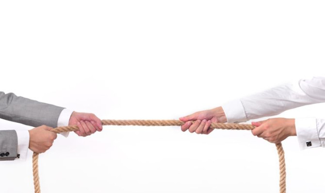 two-men-pulling-rope.jpg